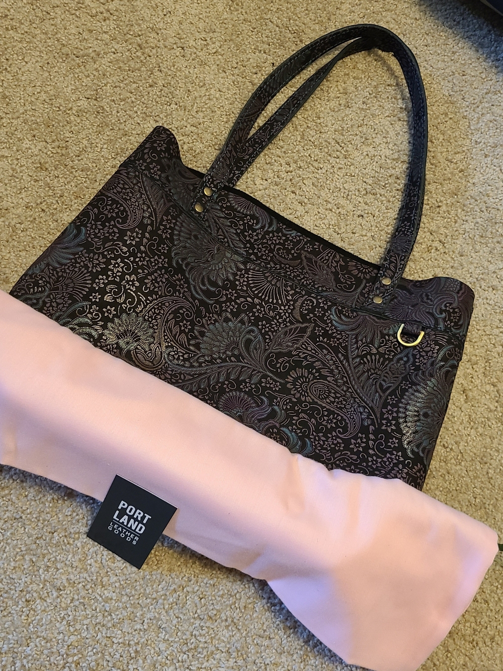 Portland Leather Masquerade Montana Tote - Picture 8 of 9